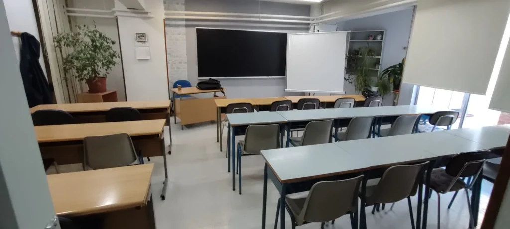 Aula en León para cursos de teoría de Náutica Costa Verde